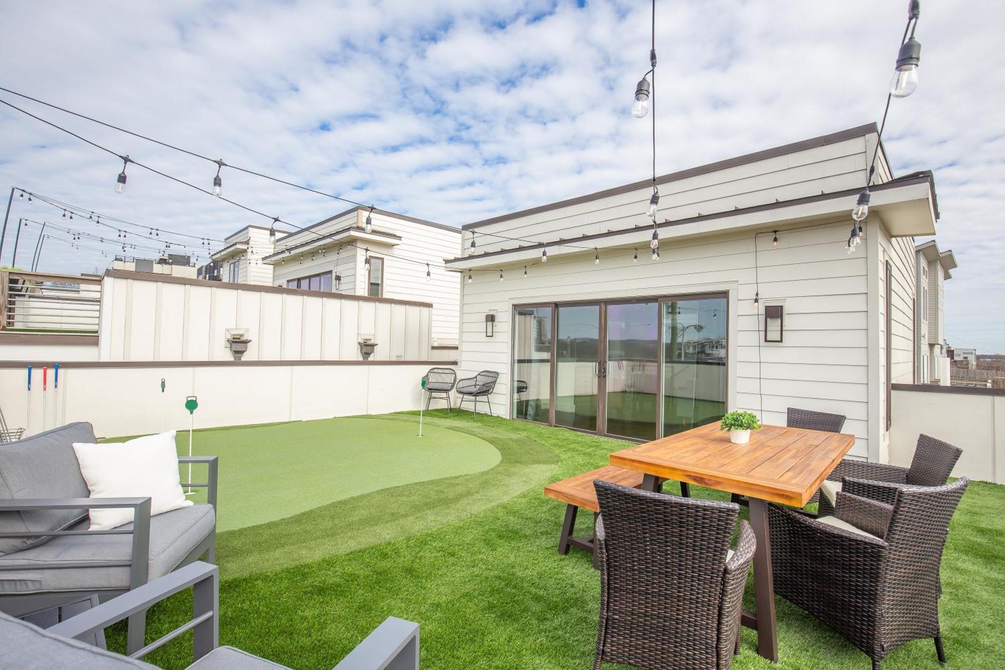 Whiskey House With Rooftop Golf, City Views! 8Min To Downtown! Sleeps 9! Nashville Exteriör bild
