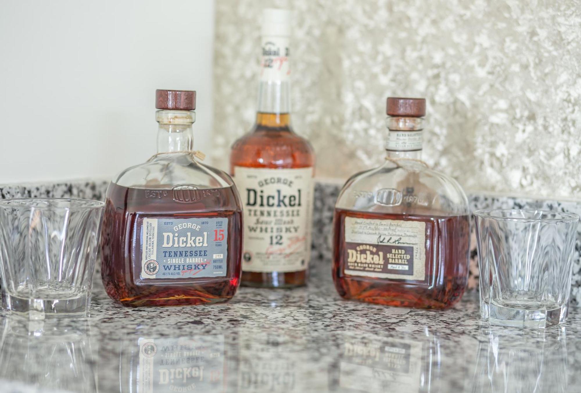 Whiskey House With Rooftop Golf, City Views! 8Min To Downtown! Sleeps 9! Nashville Exteriör bild