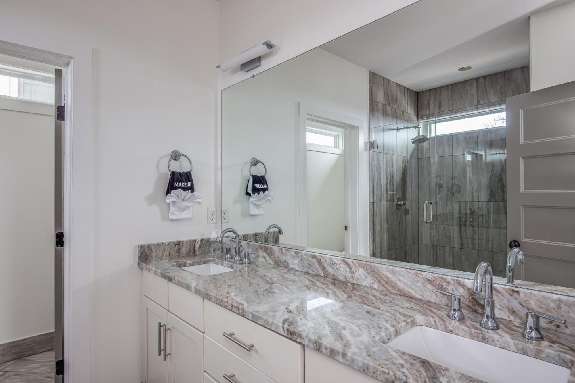Whiskey House With Rooftop Golf, City Views! 8Min To Downtown! Sleeps 9! Nashville Exteriör bild